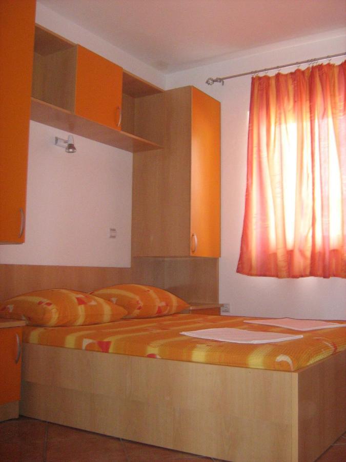 Apartments By The Sea Gradac, Makarska - 13681 외부 사진