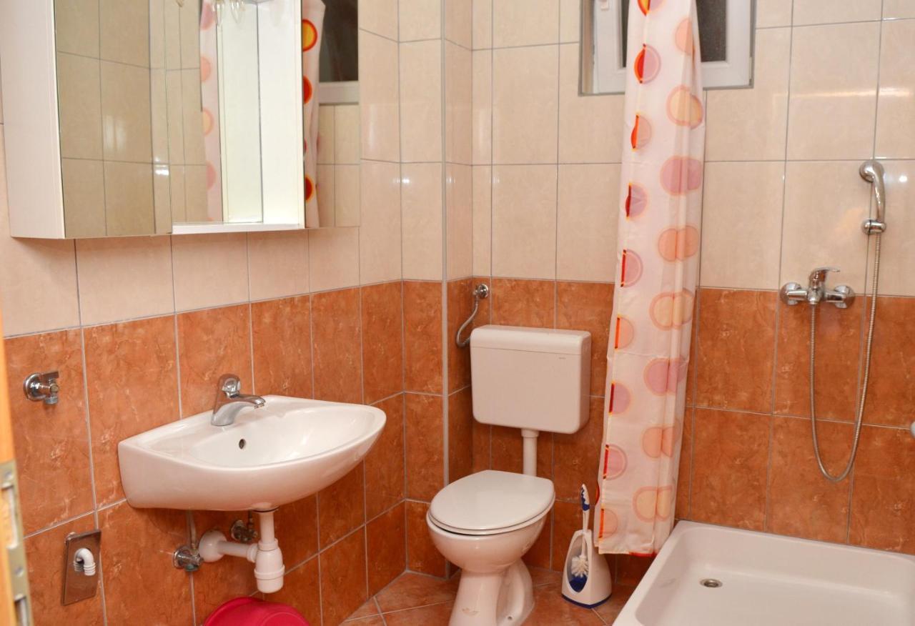 Apartments By The Sea Gradac, Makarska - 13681 외부 사진